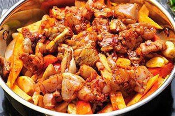 食才美鸡加鱼秘汁焖锅